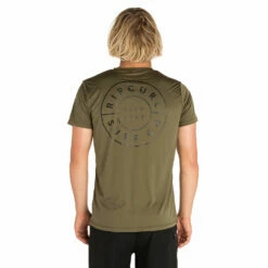 Rip Curl Kurzarm Compass Uv Tee- Khaki -Coast Water Sports Verkaufs-Shop Rip Curl Short Sleeve Compass UV Tee WLY8SM 0064 2